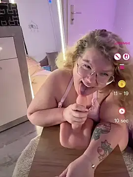 CurvyAnonymousGirl89 online show from 07-26-26, 06:53
