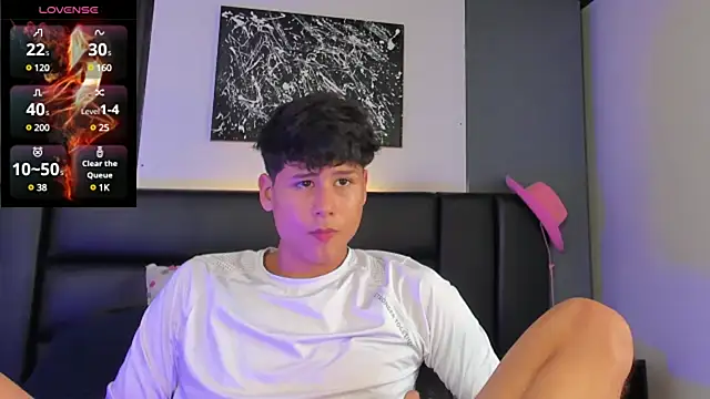 Snapshot of RaidenBoy1 chatting on 01-08-25, 07:56 RaidenBoy1 online show from 01-08-25, 07:56