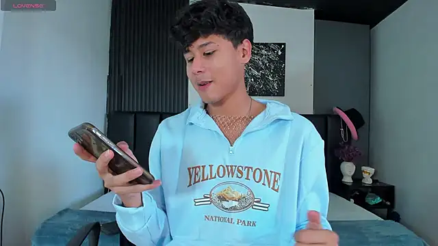 Snapshot of RaidenBoy1 chatting on 01-23-25, 07:51 RaidenBoy1 online show from 01-23-25, 07:51