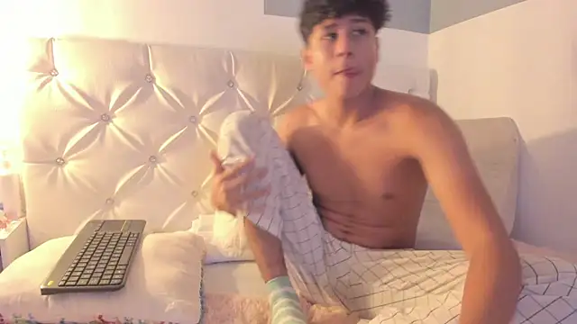 Snapshot of RaidenBoy1 chatting on 01-24-25, 10:41 RaidenBoy1 online show from 01-24-25, 10:41