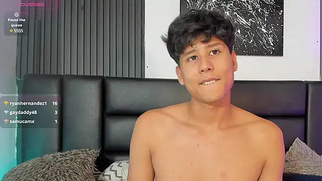 Snapshot of RaidenBoy1 chatting on 01-19-25, 02:04 RaidenBoy1 online show from 01-19-25, 02:04