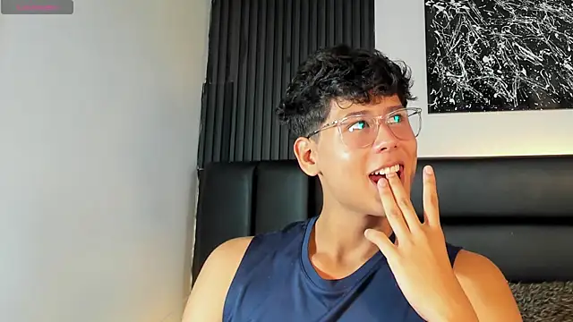 Snapshot of RaidenBoy1 chatting on 01-06-25, 09:00 RaidenBoy1 online show from 01-06-25, 09:00