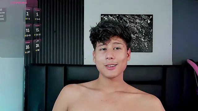 Snapshot of RaidenBoy1 chatting on 01-22-25, 07:45 RaidenBoy1 online show from 01-22-25, 07:45