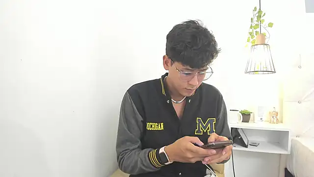 Snapshot of RaidenBoy1 chatting on 02-06-25, 09:06 RaidenBoy1 online show from 02-06-25, 09:06