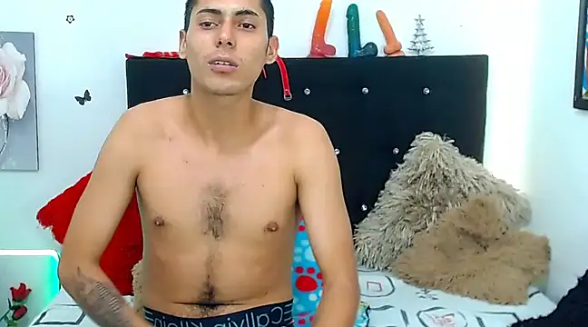 Snapshot of Steven_and_tiana chatting on 12-10-24, 09:43 Steven and tiana online show from 12-10-24, 09:43