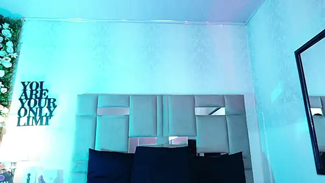 natacha  black  online show from 05-20-26, 10:40