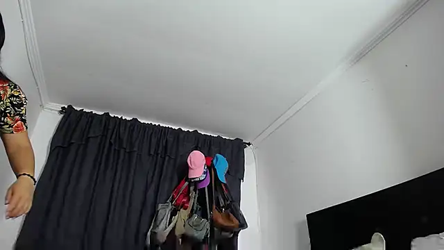 princehermosa44 online show from 10-11-25, 09:05