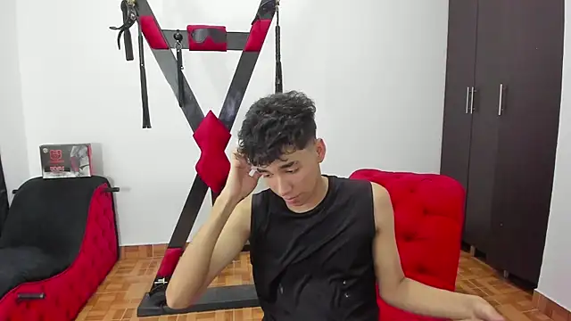 Snapshot of Harry_LatinBoy chatting on 01-07-25, 07:38 Harry LatinBoy online show from 01-07-25, 07:38