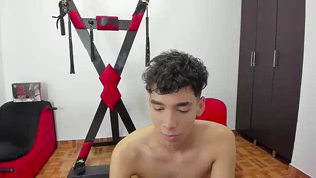 Snapshot of Harry_LatinBoy chatting on 01-07-25, 10:41 Harry LatinBoy online show from 01-07-25, 10:41