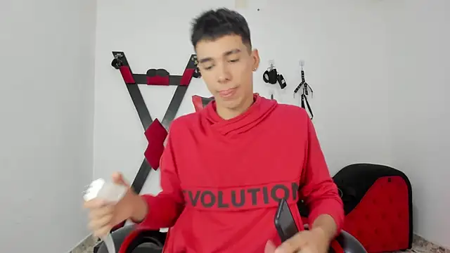 Snapshot of Harry_LatinBoy chatting on 11-16-25, 04:01 Harry LatinBoy online show from 11-16-25, 04:01