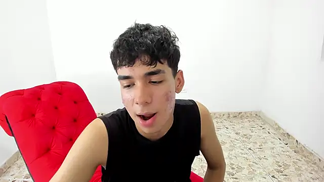 Snapshot of Harry_LatinBoy chatting on 02-24-25, 10:36 Harry LatinBoy online show from 02-24-25, 10:36