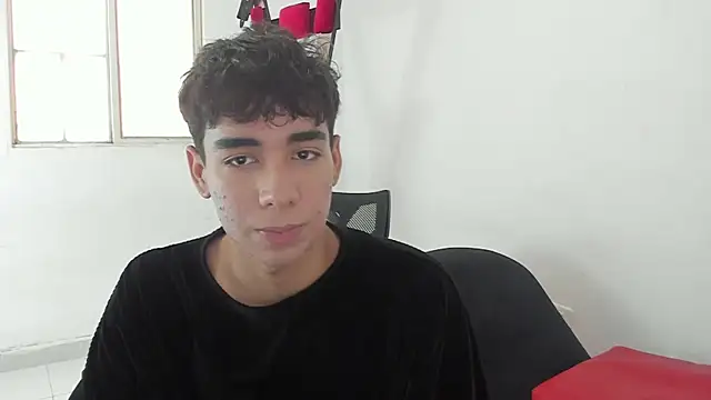 Snapshot of Harry_LatinBoy chatting on 03-03-25, 07:28 Harry LatinBoy online show from 03-03-25, 07:28