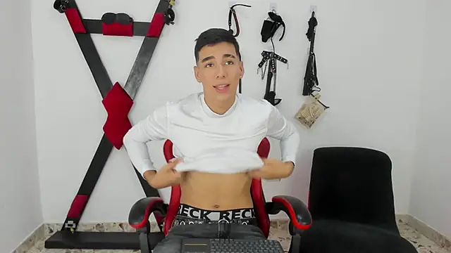 Snapshot of Harry_LatinBoy chatting on 11-10-25, 07:30 Harry LatinBoy online show from 11-10-25, 07:30