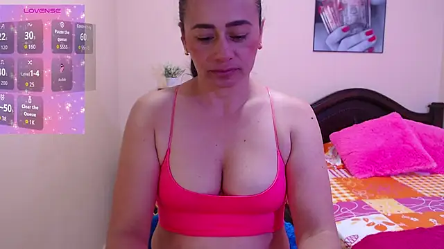 Snapshot of sara_florez1 chatting on 10-14-25, 11:11 sara florez1 online show from 10-14-25, 11:11