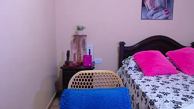 sara florez1 online show from 12-01-25, 12:06