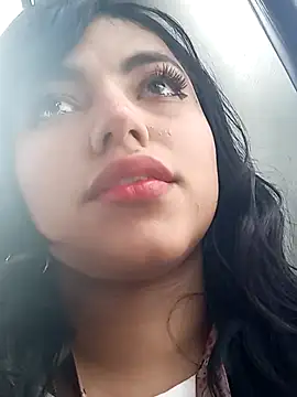 Naomy veracruz  online show from 11-10-25, 02:00