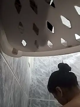 Naomy veracruz  online show from 12-20-25, 10:07