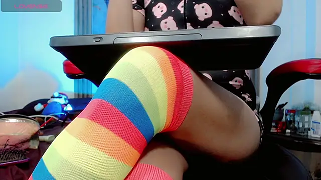 Alessa mullen online show from 11-05-25, 03:09