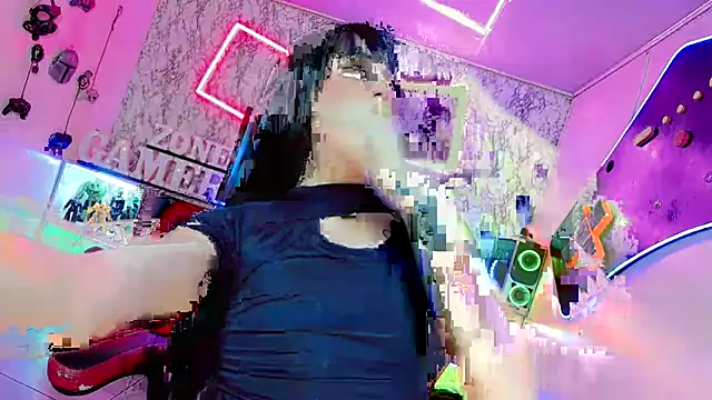 Alessa mullen online show from 12-19-25, 03:10