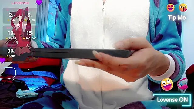 Alessa mullen online show from 11-14-25, 03:10