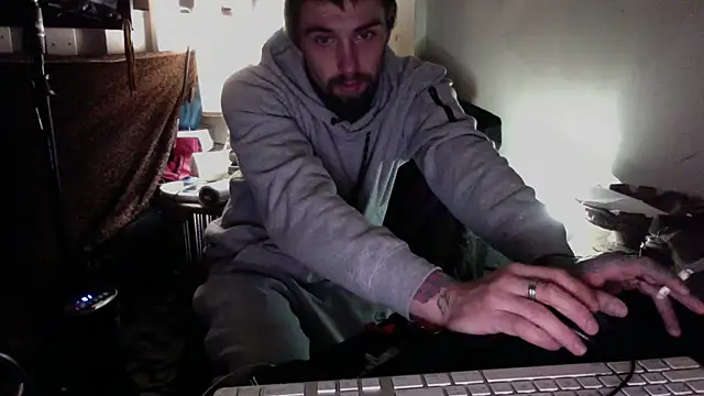 Snapshot of Fuckboy4public chatting on 12-15-24, 11:23 Fuckboy4public online show from 12-15-24, 11:23