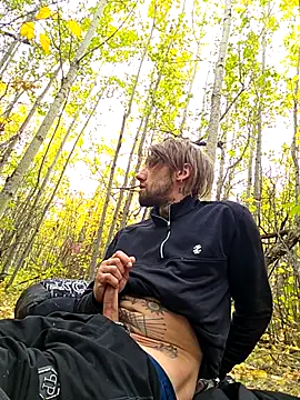 Snapshot of Fuckboy4public chatting on 09-28-25, 07:10 Fuckboy4public online show from 09-28-25, 07:10