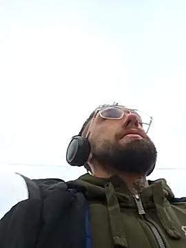 Snapshot of Fuckboy4public chatting on 10-21-25, 09:14 Fuckboy4public online show from 10-21-25, 09:14