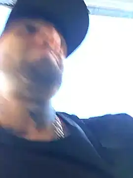 Snapshot of Fuckboy4public chatting on 09-22-25, 09:32 Fuckboy4public online show from 09-22-25, 09:32