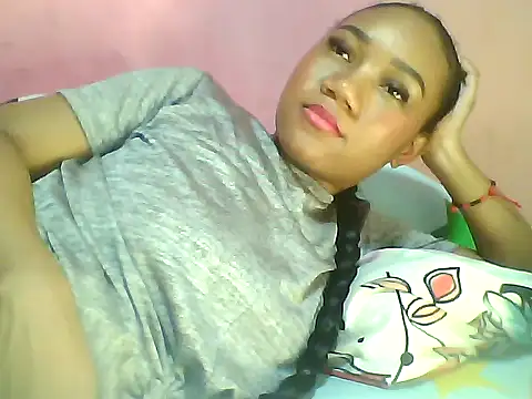 Snapshot of Fariana01 chatting on 02-12-25, 01:52 Fariana01 online show from 02-12-25, 01:52