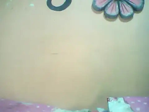 Snapshot of Fariana01 chatting on 01-12-25, 08:57 Fariana01 online show from 01-12-25, 08:57