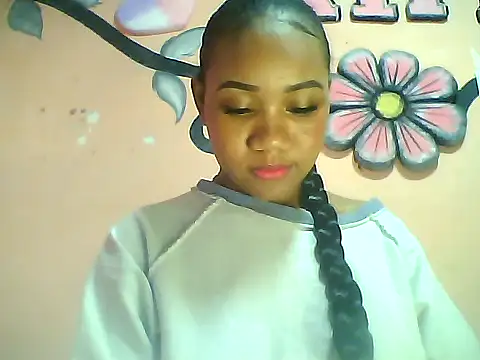 Snapshot of Fariana01 chatting on 02-10-25, 02:41 Fariana01 online show from 02-10-25, 02:41