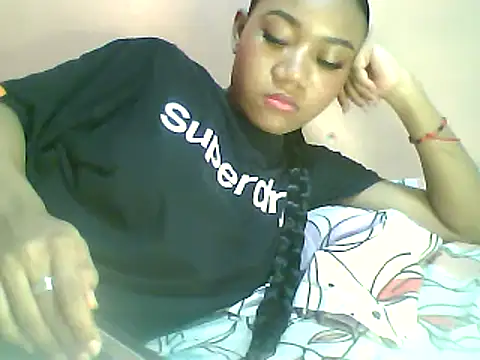 Snapshot of Fariana01 chatting on 02-08-25, 12:06 Fariana01 online show from 02-08-25, 12:06