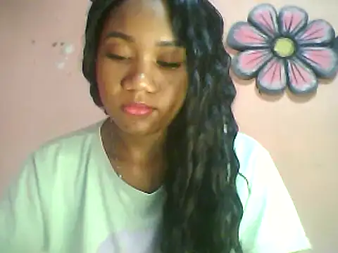 Snapshot of Fariana01 chatting on 01-22-25, 02:37 Fariana01 online show from 01-22-25, 02:37