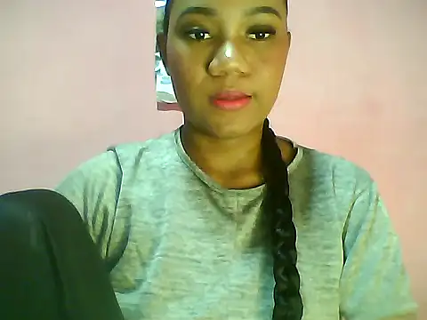 Snapshot of Fariana01 chatting on 02-11-25, 10:39 Fariana01 online show from 02-11-25, 10:39