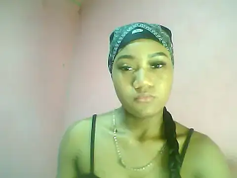 Snapshot of Fariana01 chatting on 12-29-24, 11:50 Fariana01 online show from 12-29-24, 11:50