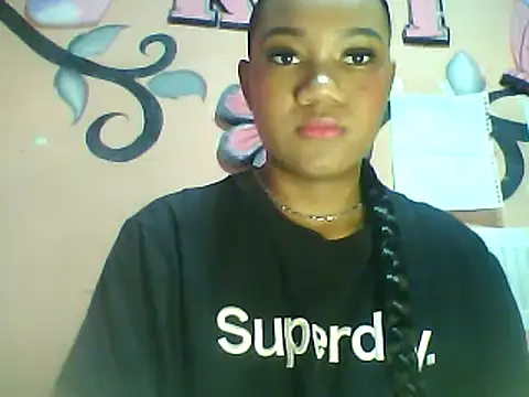 Snapshot of Fariana01 chatting on 02-07-25, 09:04 Fariana01 online show from 02-07-25, 09:04