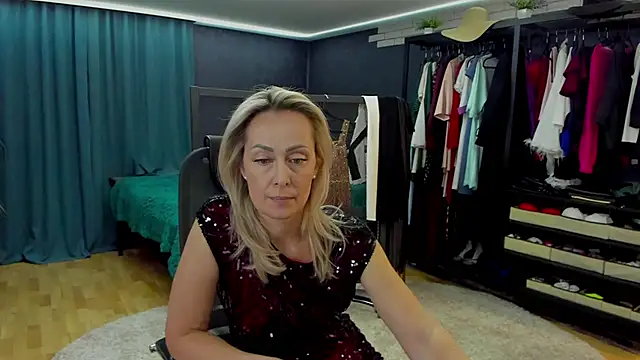 Julia Cherry  online show from 03-19-26, 03:12