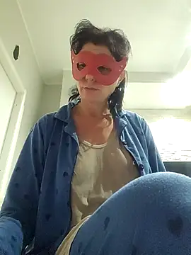 Vagabondainnamorata online show from 11-25-25, 03:51