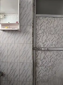 surabhi09 online show from 11-08-25, 07:12