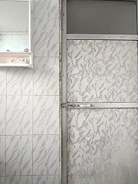 surabhi09 online show from 10-27-25, 04:35