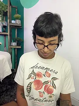 LollaByer online show from 12-15-25, 09:09