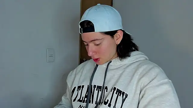 AngelBennet  online show from 11-18-25, 01:10