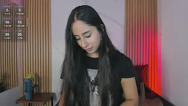 Julia Martinez  online show from 02-12-26, 11:43