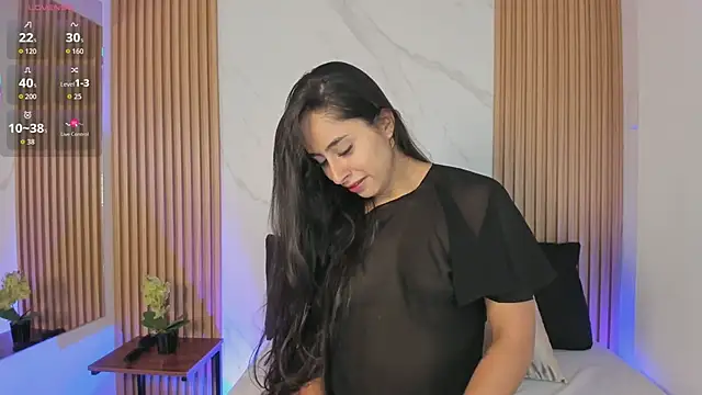 Julia Martinez  online show from 04-10-26, 11:39