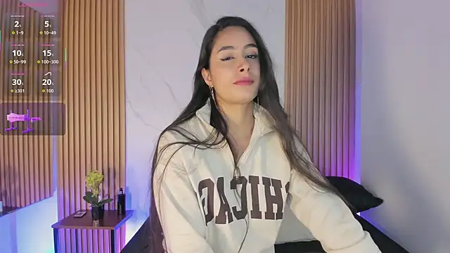 Julia Martinez  online show from 02-24-26, 11:33