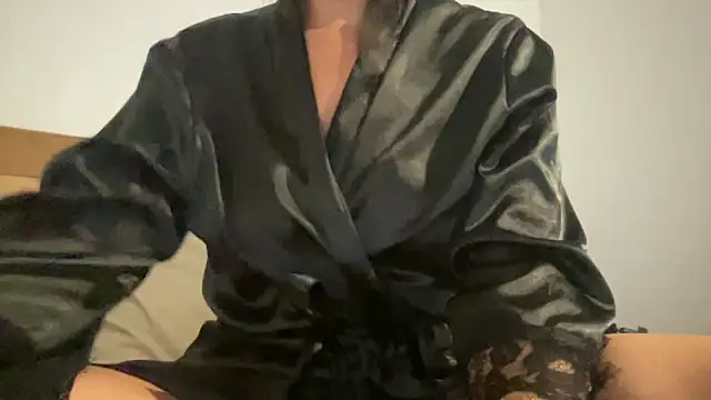 Snapshot of BrunetteBarbieUK chatting on 03-17-25, 07:02 BrunetteBarbieUK online show from 03-17-25, 07:02