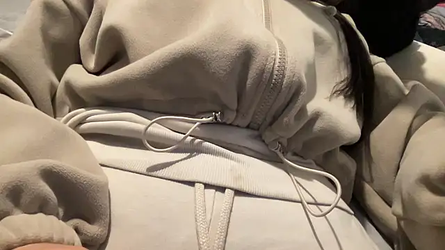 Snapshot of BrunetteBarbieUK chatting on 12-16-24, 01:32 BrunetteBarbieUK online show from 12-16-24, 01:32