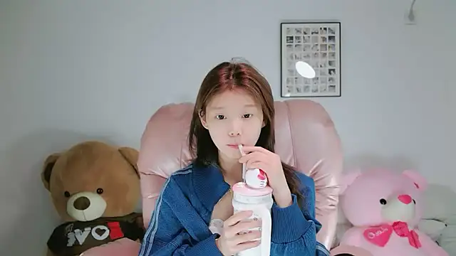 yangyang-1115 online show from 04-28-26, 11:47