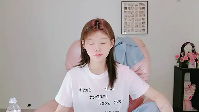 yangyang-1115 online show from 05-17-26, 04:56