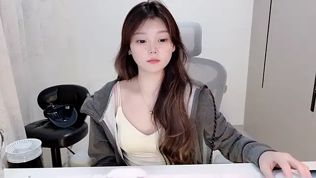 yangyang-1115 online show from 11-09-25, 04:00